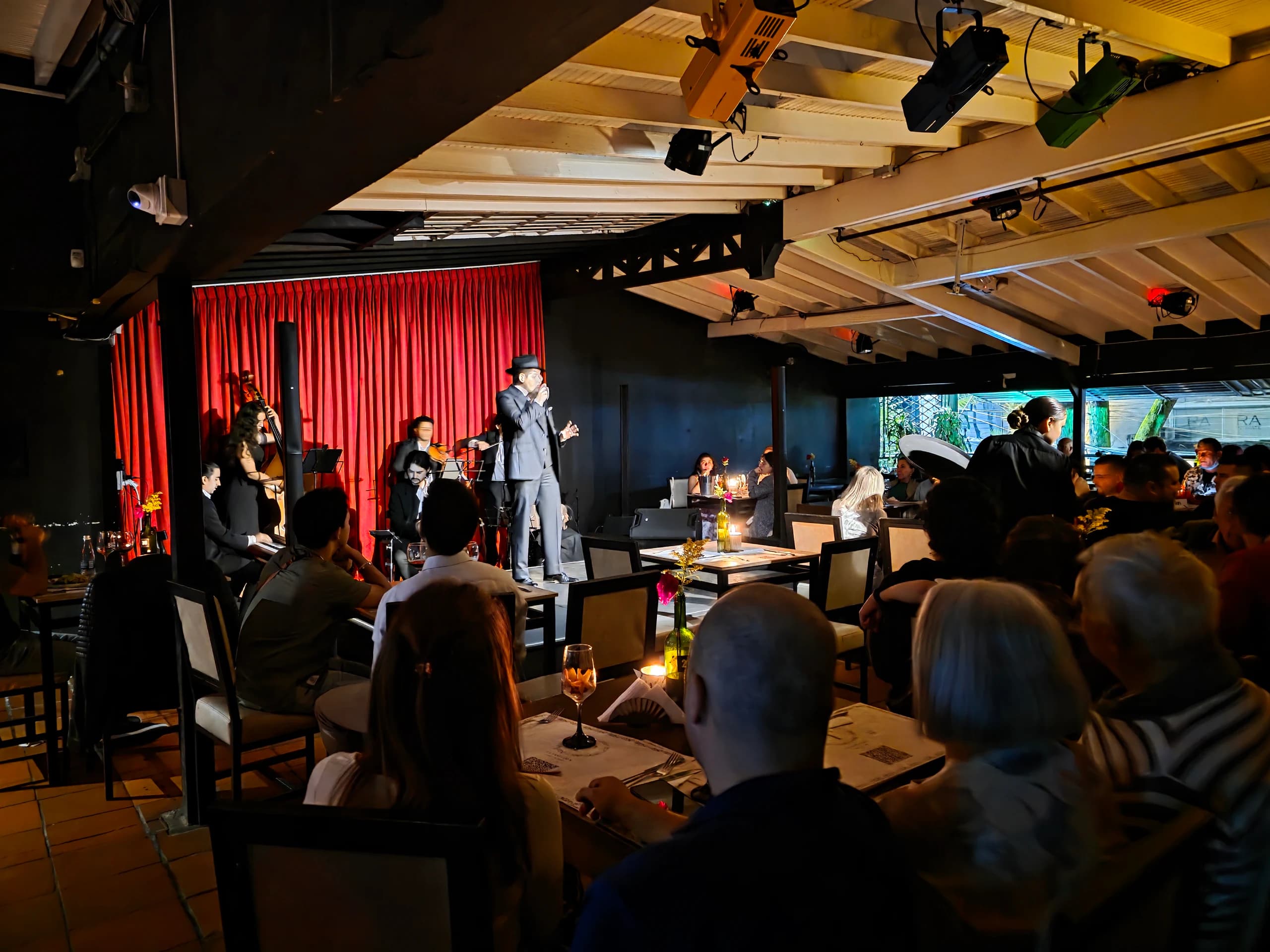 Cena: Show de tango